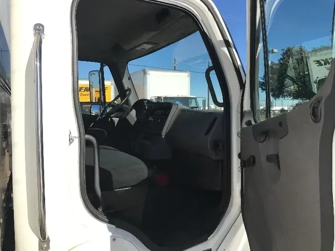 2017 Freightliner M2