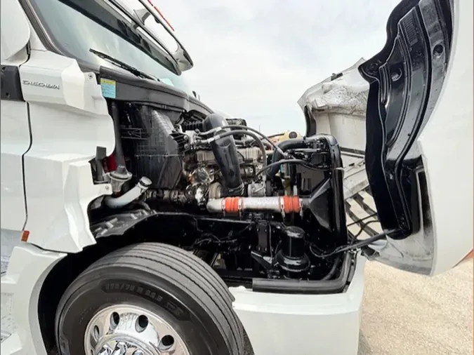 2023 Freightliner Cascadia 126
