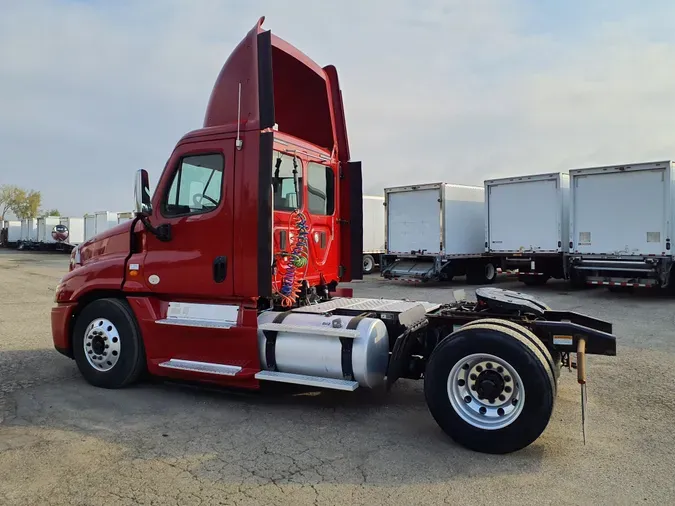 2013 FREIGHTLINER/MERCEDES CASCADIA 125