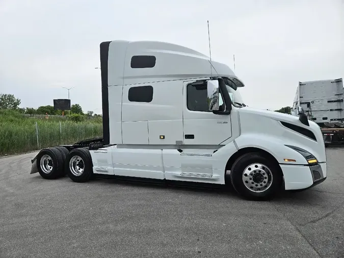 2024 VOLVO VNL64T760