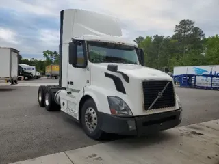 2016 VOLVO VNL64300