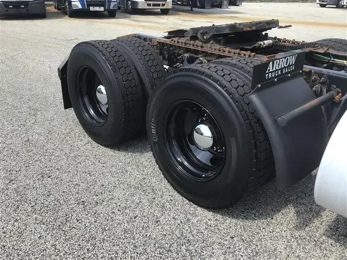2018 INTERNATIONAL RH613
