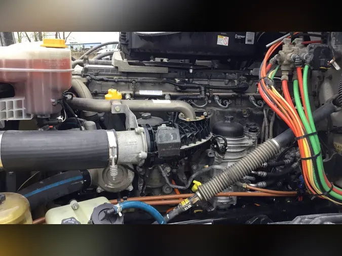 2019 Freightliner Cascadia 126