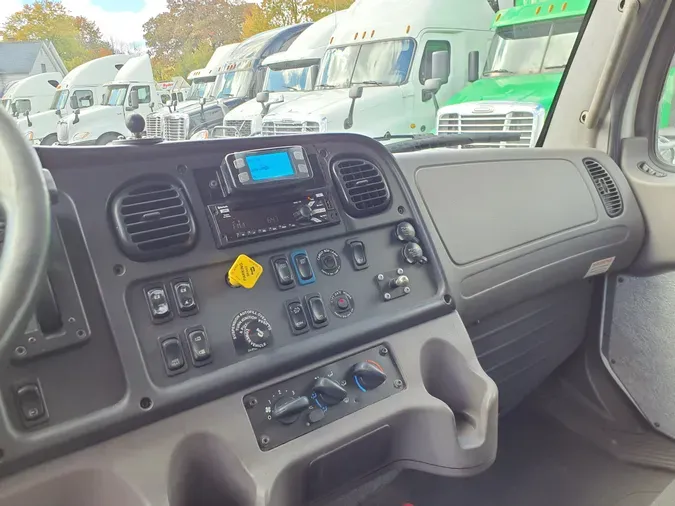 2019 FREIGHTLINER/MERCEDES M2 106