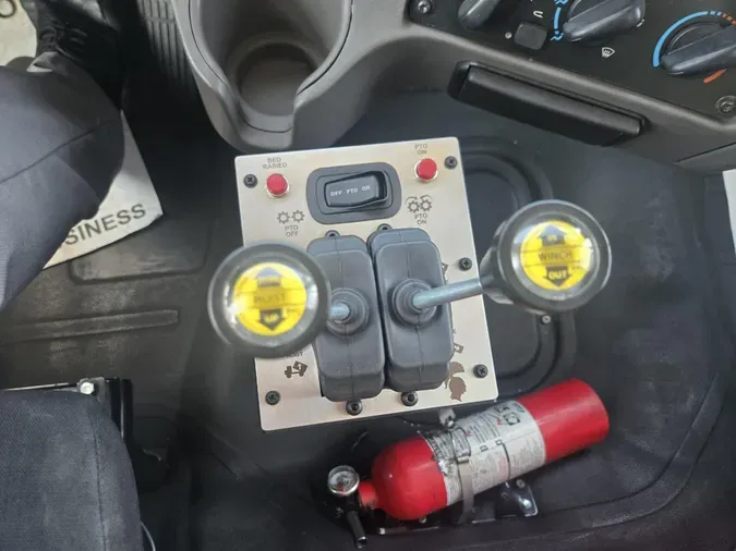 2023 Freightliner Business Class M2 112d041a3da4af4ca309ae6b02acf87f32c