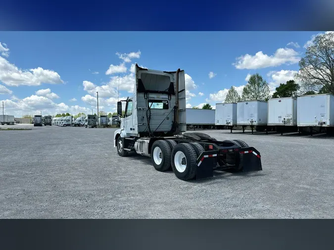 2016 Volvo VNL300