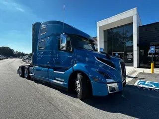 2022 Volvo VNL64T860