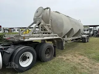 2006 TRAIL KING 1000 CUBE PNUEMATIC TANK