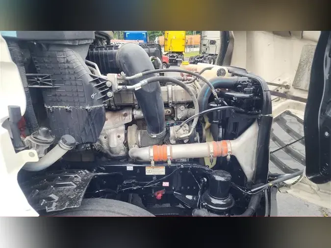 2021 FREIGHTLINER CA126