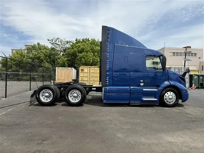 2022 VOLVO VNR64T300d04915136d87655c2c2e4e6be9e225e2