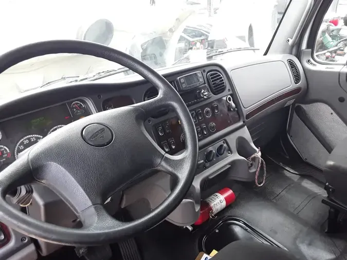 2020 FREIGHTLINER M2 106