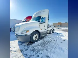 2019 NAVISTAR INTERNATIONAL LT625 DAYCAB T/A