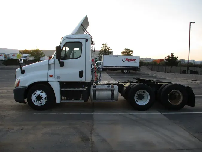 2018 FREIGHTLINER/MERCEDES CASCADIA 125