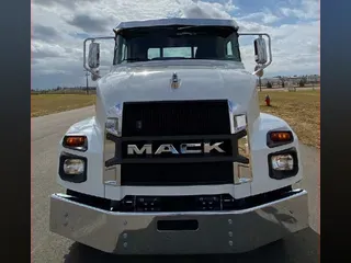 2024 Mack MD7