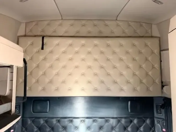 2022 Kenworth T680d0605be4a493024a85866f6ccf87cde0