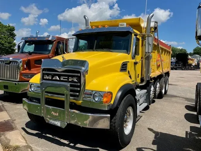 2004 Mack 700d06317ac393fb117c2273c11606a32f0