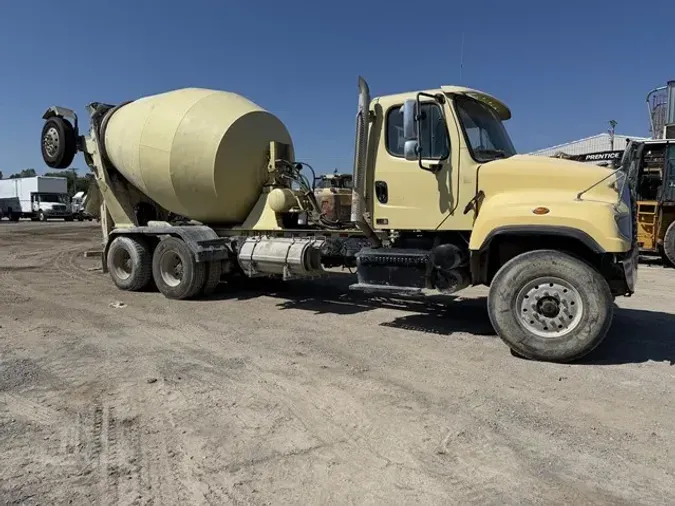 2017 FREIGHTLINER 114SD