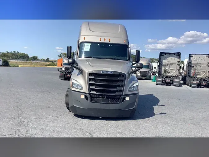 2022 Freightliner Cascadia 126