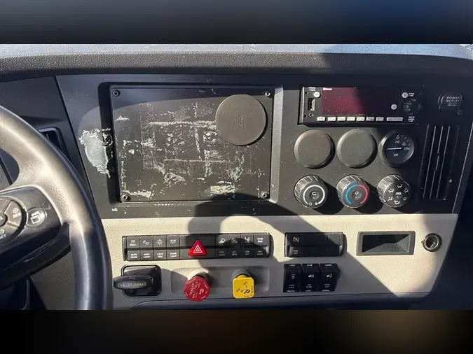 2022 FREIGHTLINER CA126