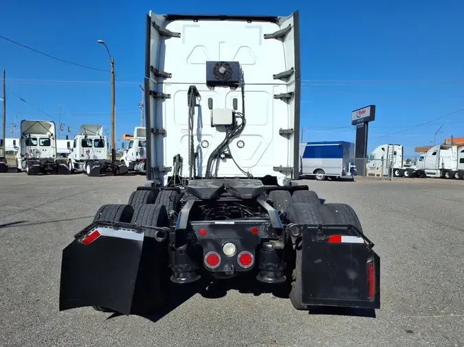 2020 FREIGHTLINER/MERCEDES CASCADIA 125