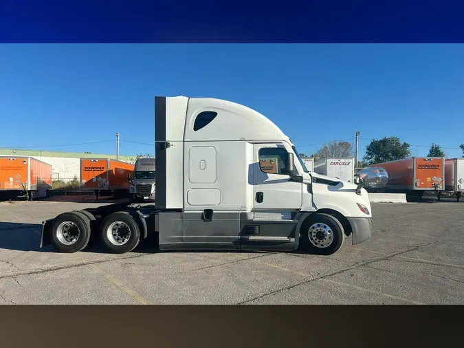 2022 Freightliner Cascadia 126