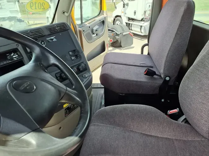2019 FREIGHTLINER/MERCEDES CASCADIA 113