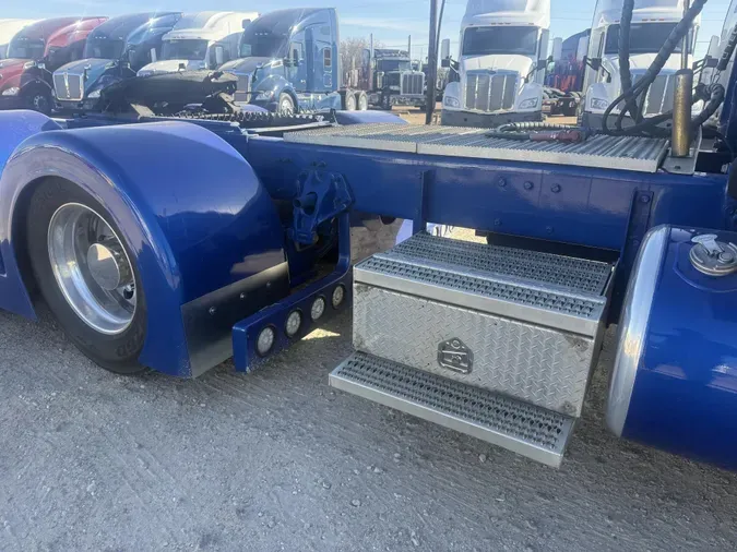 2022 Peterbilt 389