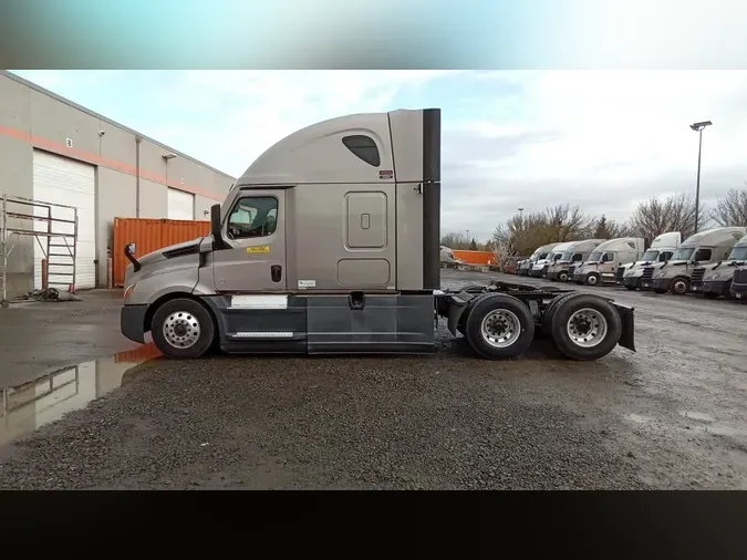 2022 Freightliner Cascadia 126d07232fd03306e86cfe856b3f43b7e72