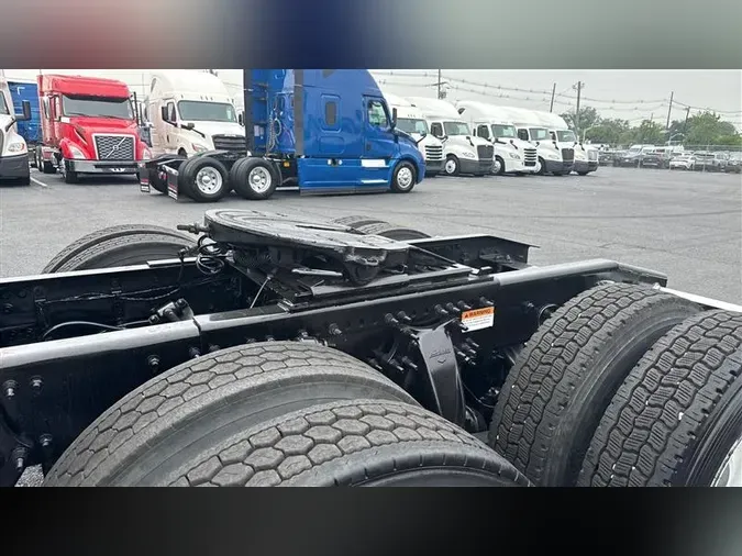 2021 FREIGHTLINER CA126
