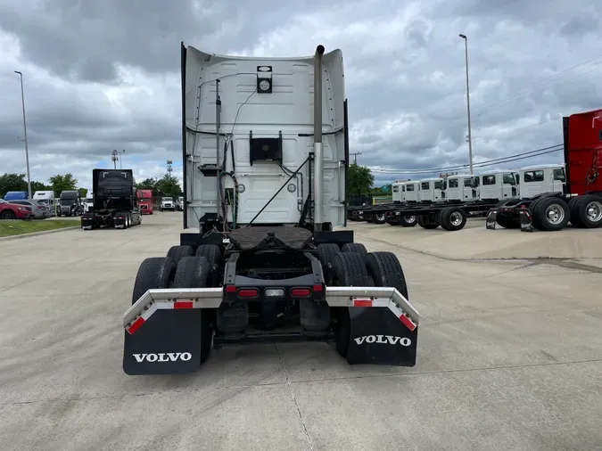 2020 VOLVO VNL64T860