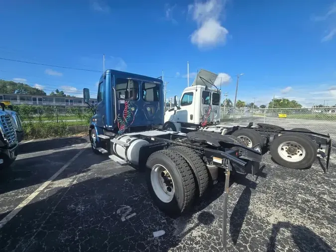 2017 FREIGHTLINER CASCADIA 113