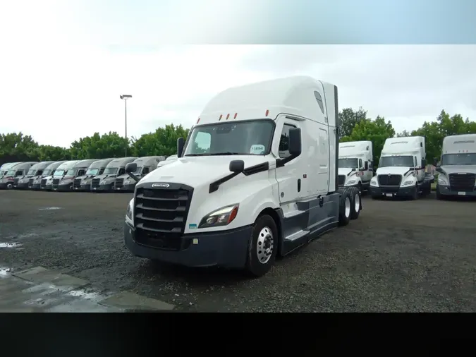 2023 Freightliner Cascadia 126d07cdb0db9948056732b4840136e4a5e