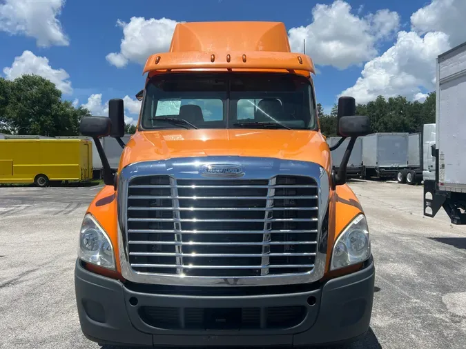 2019 FREIGHTLINER/MERCEDES CASCADIA 125