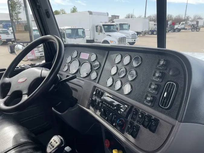 2019 Peterbilt 389