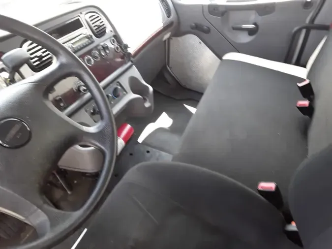 2016 FREIGHTLINER M2 106