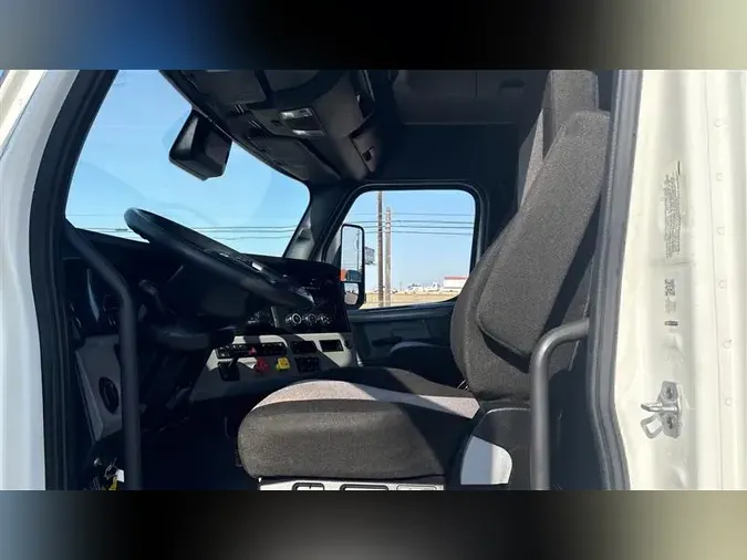 2022 FREIGHTLINER CA126