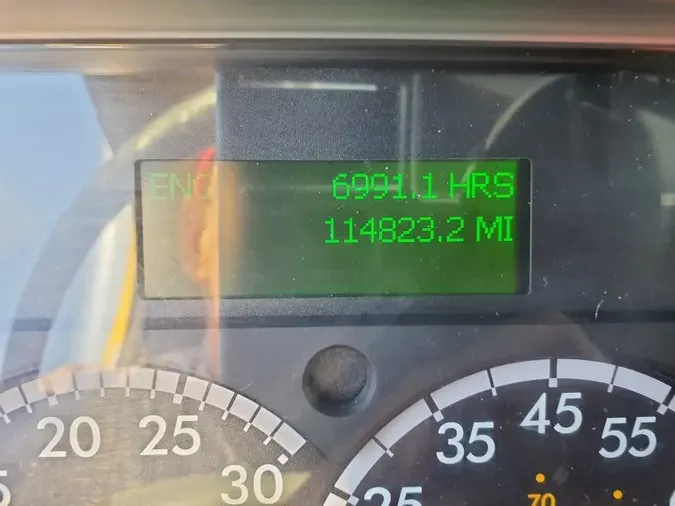 2016 FREIGHTLINER/MERCEDES M2 106