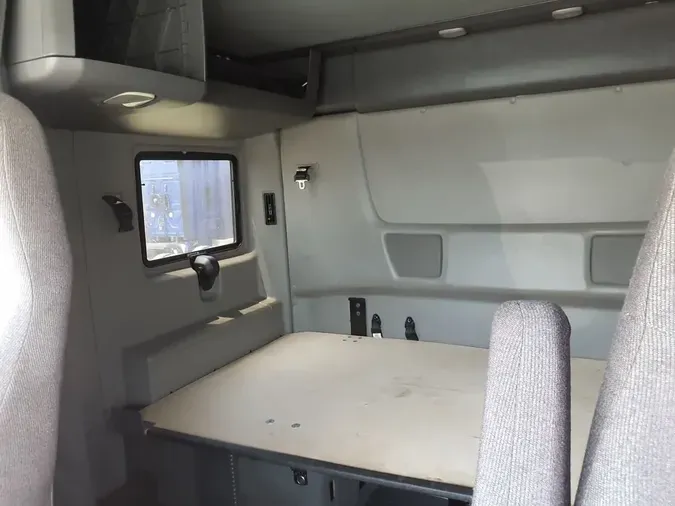 2019 NAVISTAR INTERNATIONAL LT625 SLPR CAB