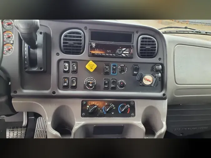 2019 FREIGHTLINER/MERCEDES M2 106