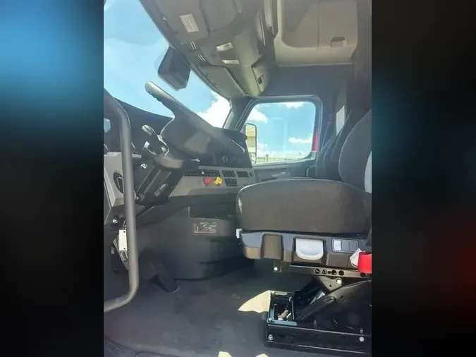 2022 Freightliner Cascadia