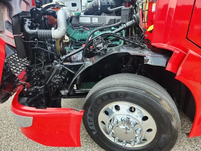 2018 VOLVO VNL64T670