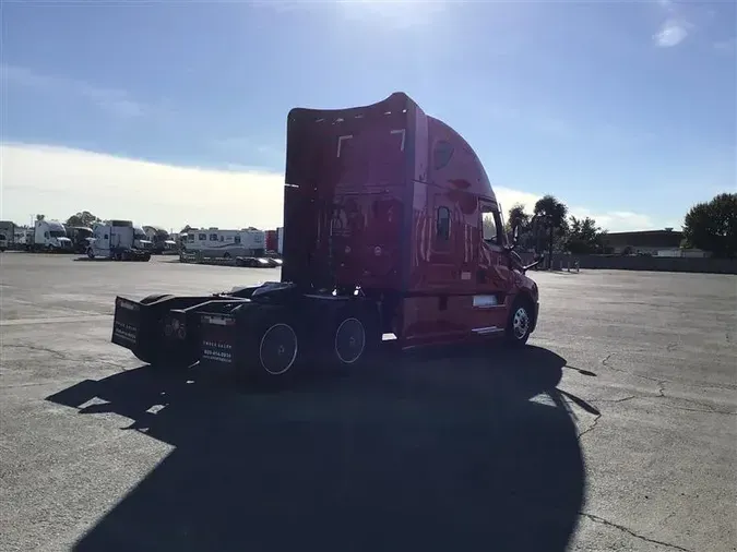 2022 FREIGHTLINER CA126