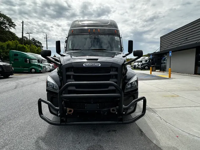 2021 Freightliner Cascadia 126