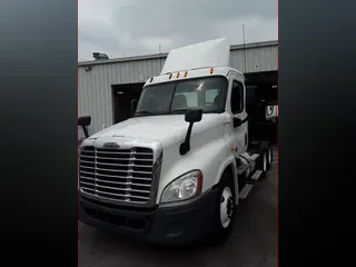 2015 Freightliner CASCADIA 125