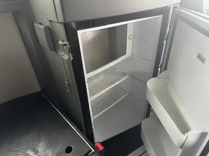 2020 VOLVO VNL64T860