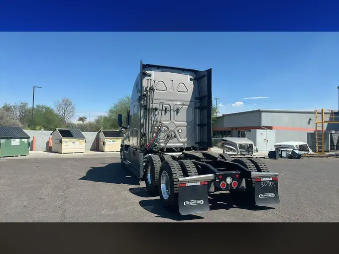 2024 Freightliner Cascadia 126