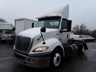 2019 NAVISTAR INTERNATIONAL RH613 DAYCAB S/A