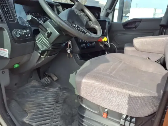 2020 NAVISTAR INTERNATIONAL LT625 SLPR CAB