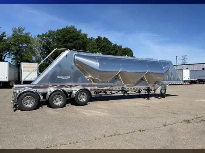 2025 Mac Trailers Tank