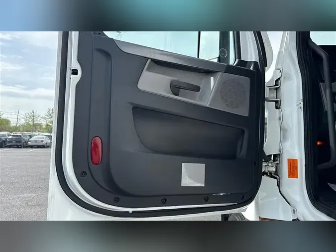 2020 FREIGHTLINER CA126